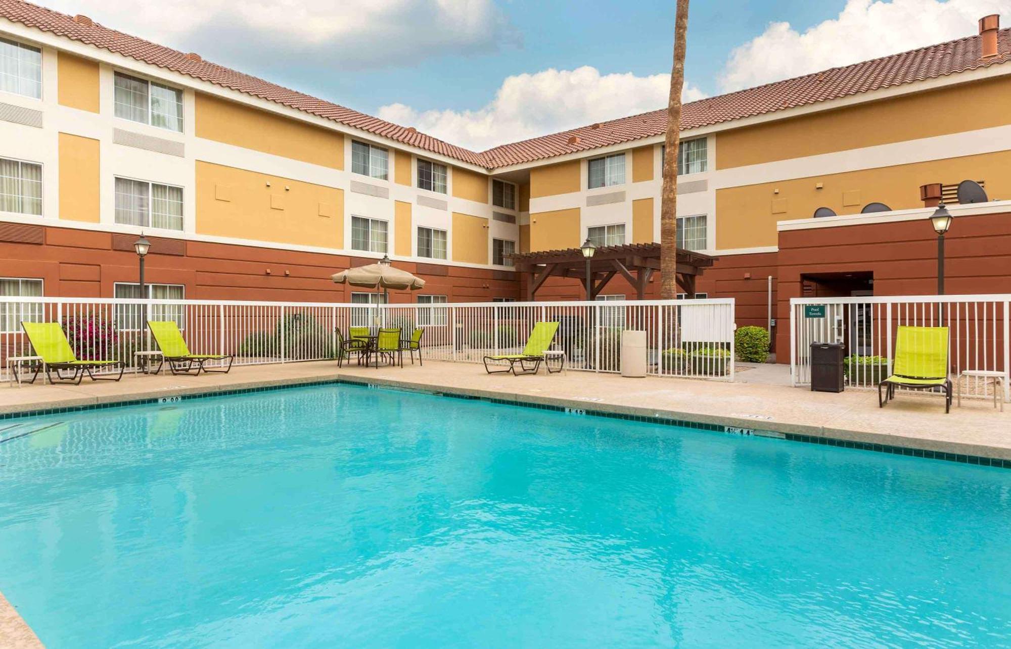 Extended Stay America Suites - Phoenix - Scottsdale Eksteriør billede