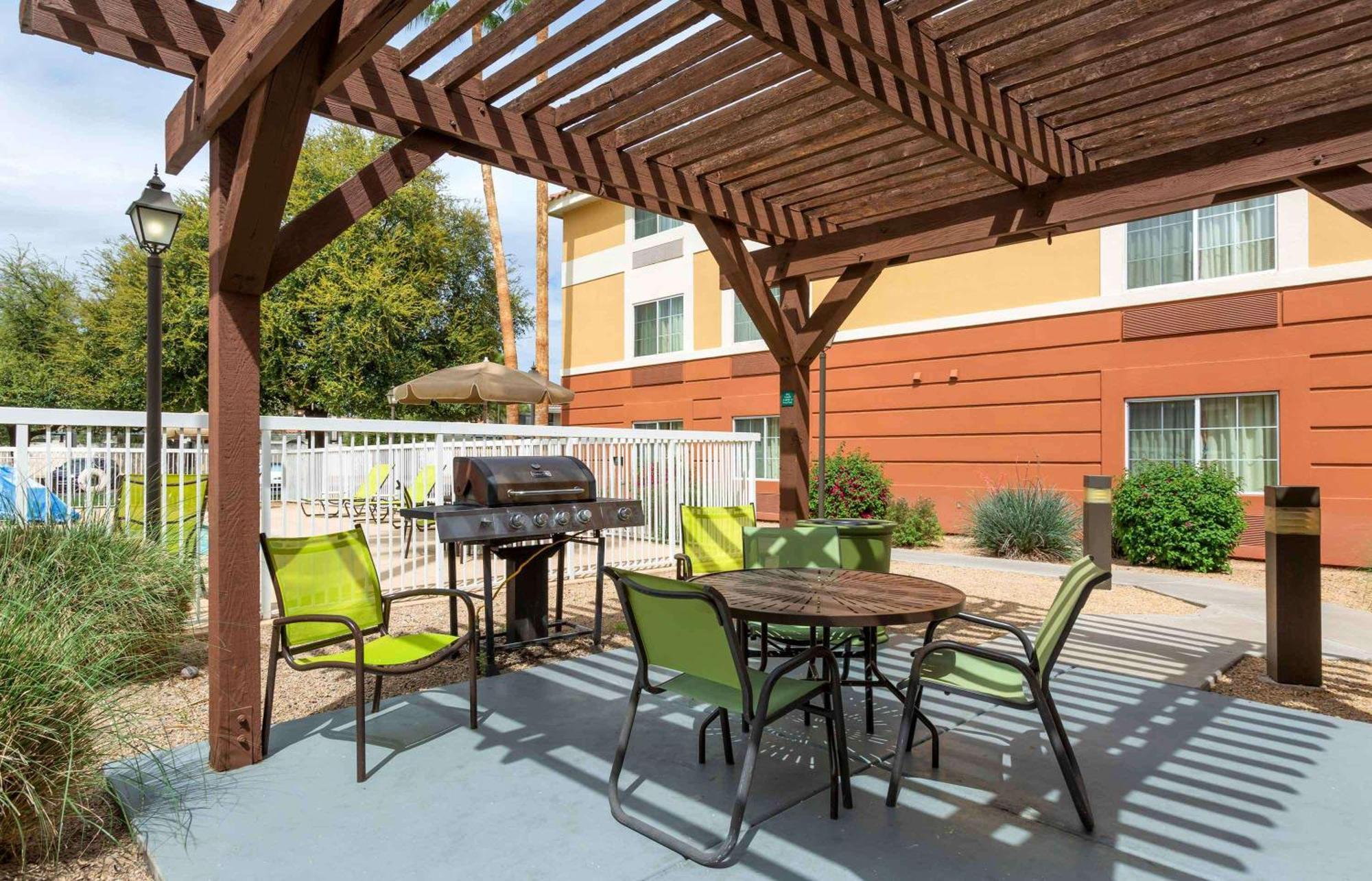 Extended Stay America Suites - Phoenix - Scottsdale Eksteriør billede